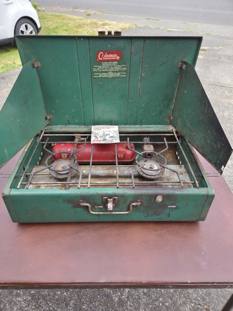 Coleman 413G Stove