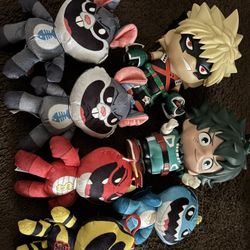 2 Piggy Banks And Some Plushies 