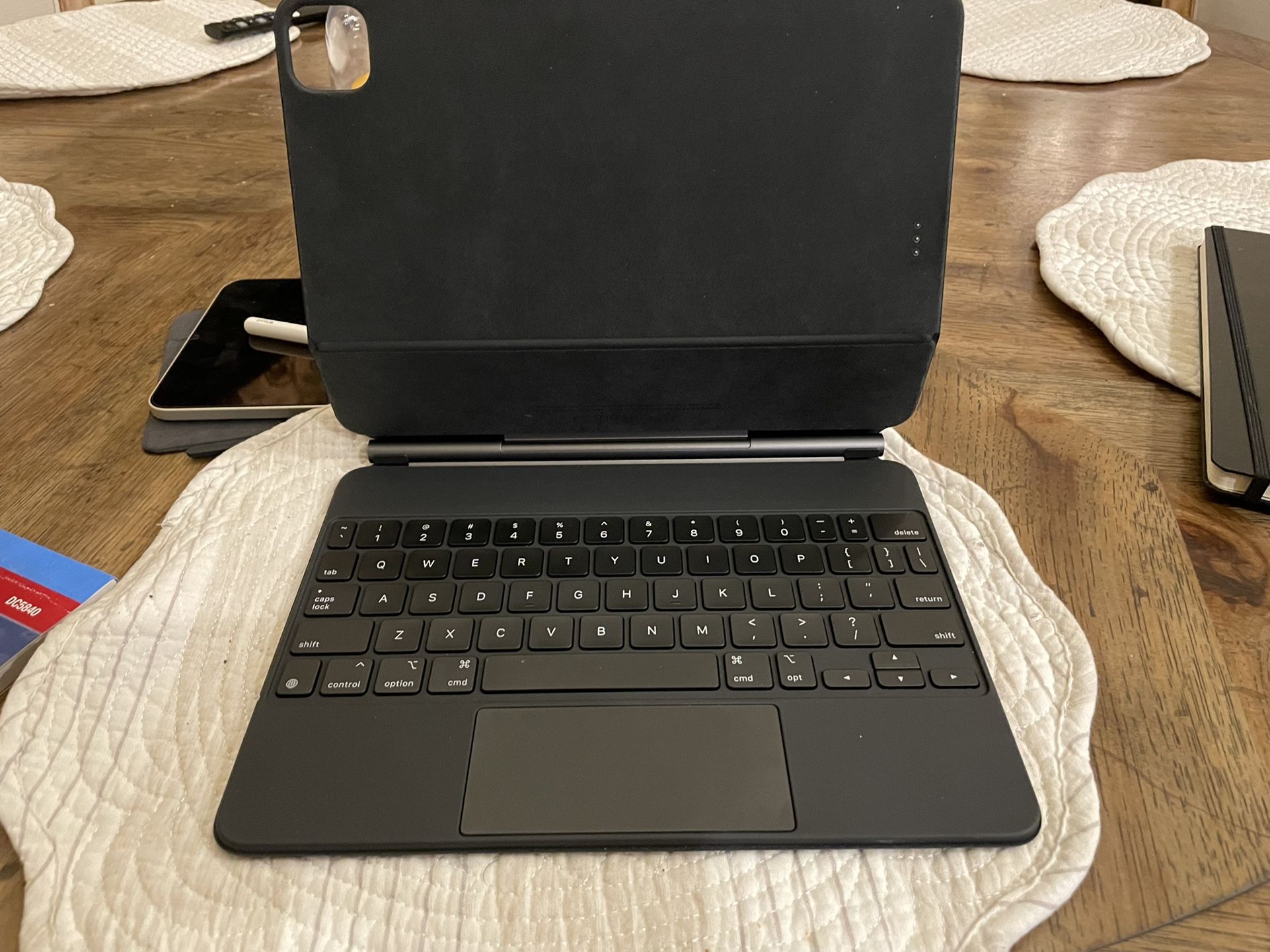 iPad 11” Magic Keyboard 