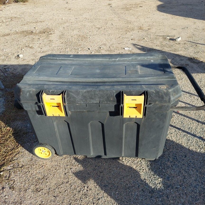 PLASTIC TOOLS BOX  WITH WHEELS 