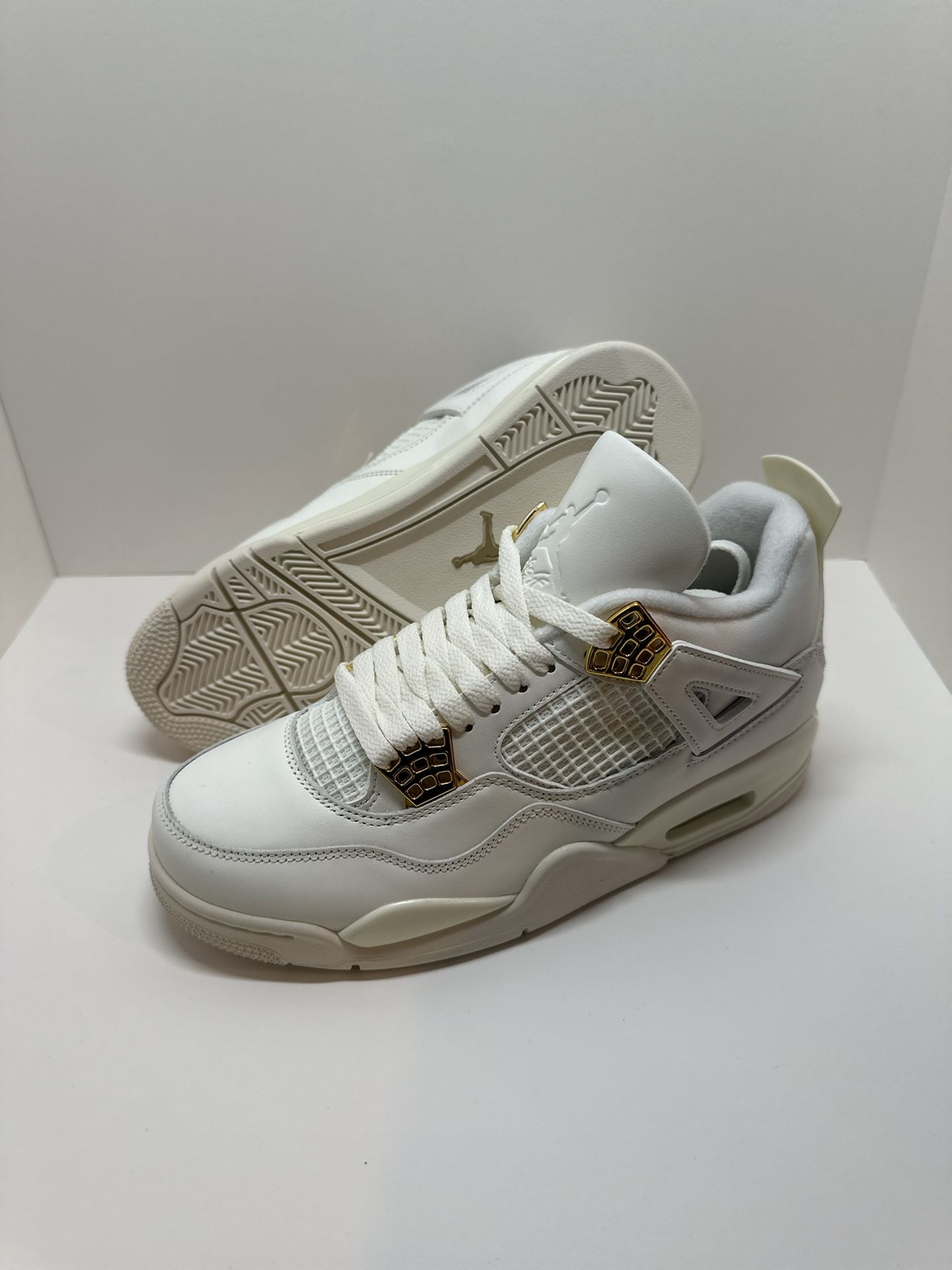 Jordan 4 Metallic Gold Women’s 