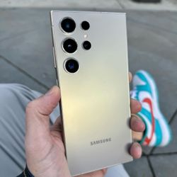 Unlocked Samsung Galaxy S24 Ultra 5G 256GB