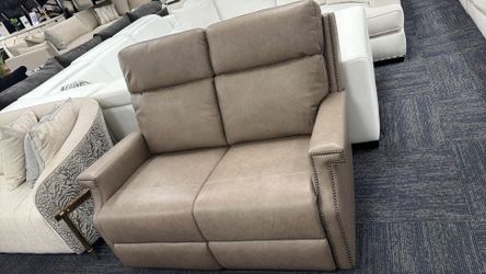 Gorgeous Leather Sofas, Reclines Electrically/ SAME DAY DELIVERY/ NO Credit Needed