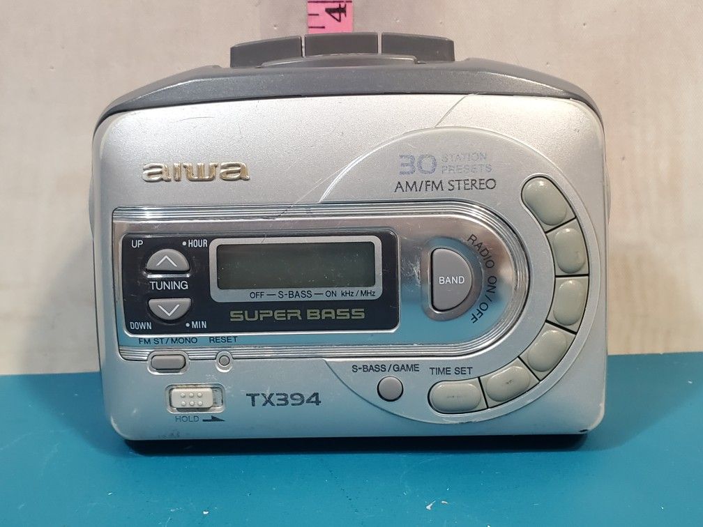 @CHV. VINTAGE AIWA TX394 PORTABLE CASSETTE TAPE PLAYER FOR PARTS OR REPAIR