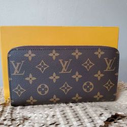 Women's Louis Vuitton Wallet for Sale in Queens, NY - OfferUp