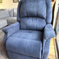 Electric Lift Chair Recliner in Great Condition 