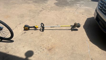 Dewalt weed eater  20v     Tool only