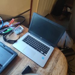 Chromebook Laptop Works Excellent Holds Charge Excellent