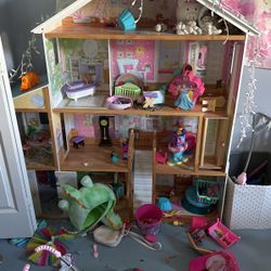 Giant Dollhouse