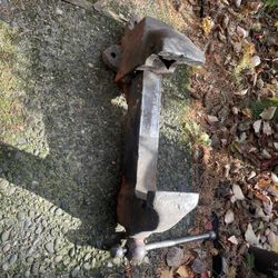 Antique 6” Vise