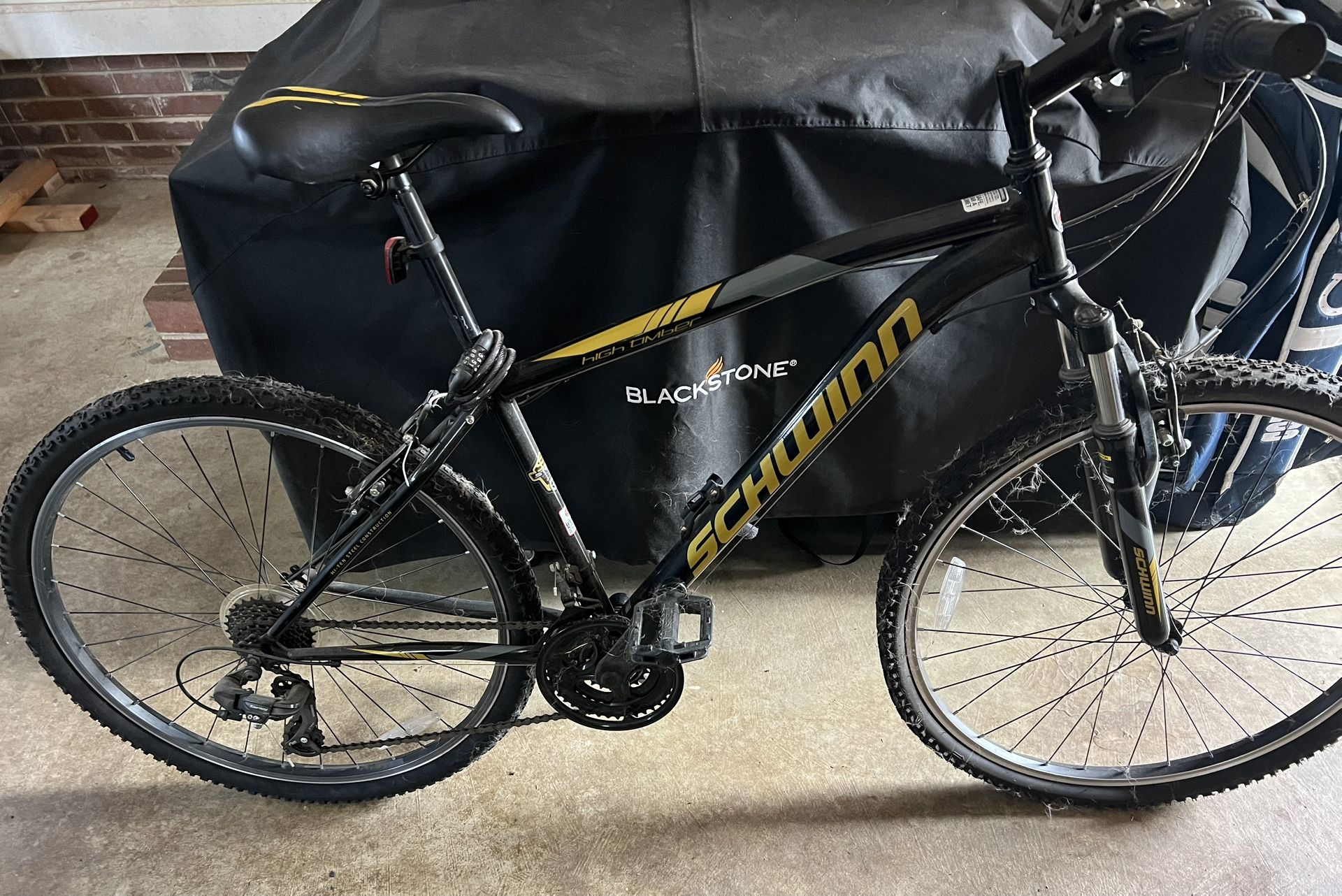 Schwinn High Timber 27.5 Mountain Bike