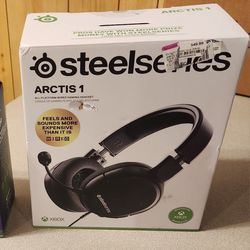 Steel Series Arctics 1 Gaming Headphoes