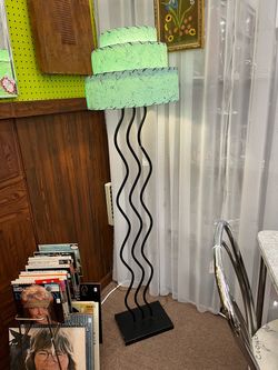 80’s post modern wiggle wave lamp w/ MCM style shade