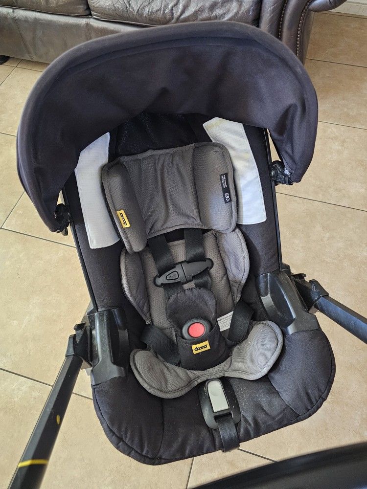 Doona Carseat Stroller 