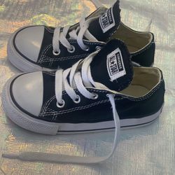 Girls Converse Size 8