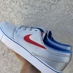Nike Janoski