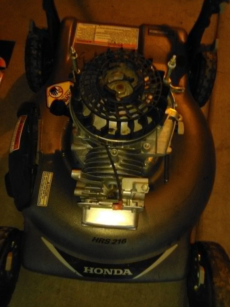 Honda lawn mower hrs216 brand new motor missing a few little minor