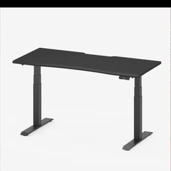 Adjustable height gaming desk