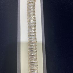 10k Natural diamond Ladies bracelet