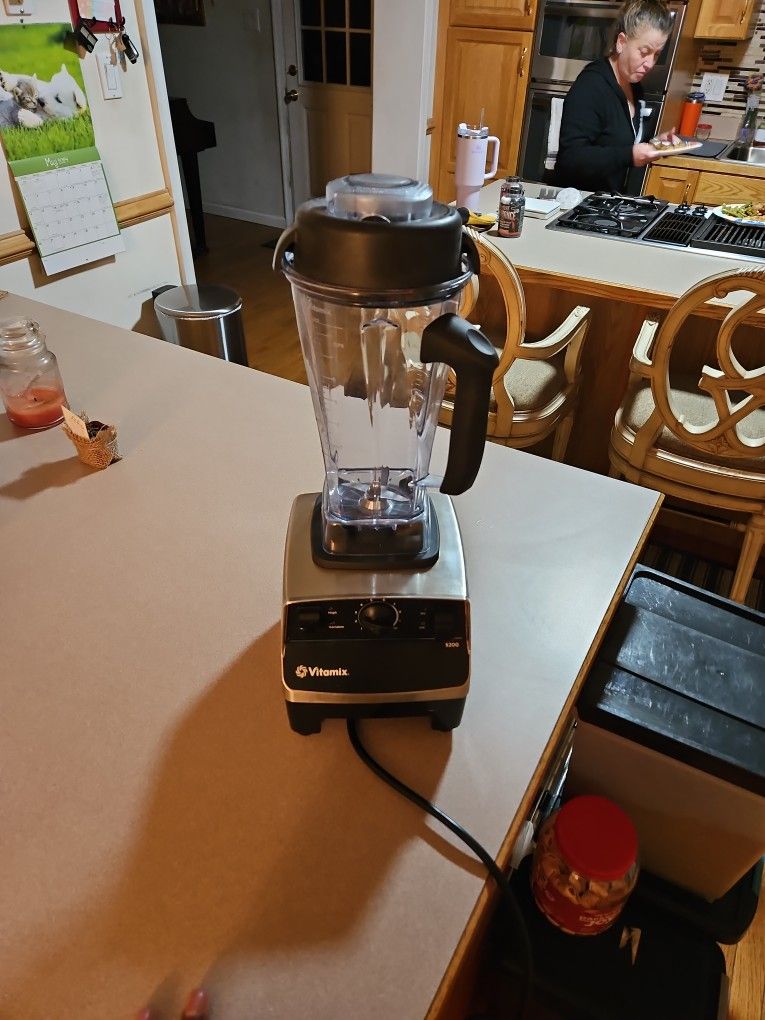 Vitaminx blender fifty two hundred series