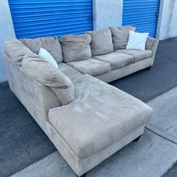 Beautiful Sectional Couch 🛋 2 Pieces, With Bed Mattress 🛌 