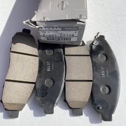 Nissan D1M60-CY70B  Front Brake Pads Kit  /2011-2012 Nissan Leaf