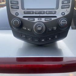 Honda Accord 03-07 OEM Radio 