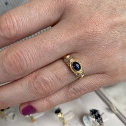 Sapphire diamond ring