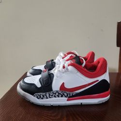 Air Jordan Legacy Red/Black/White Size 11.5C