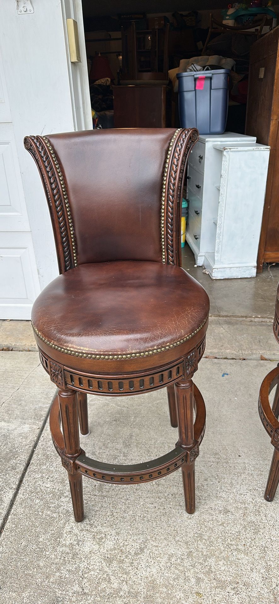 3 Elegant Leather Bar Stools