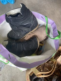 Women’s Shoes For sale Asking $15