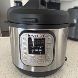 Instant Pot Duo 6QT Pressure Cooker – Multi Cooker (Like New)