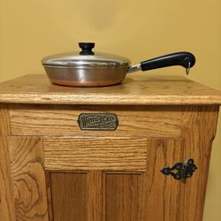 Vintage 9” Revere Ware Copper Bottom Skillet With Lid.    B