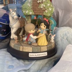 Rare Disney Showcase Snow White Precious Moments 