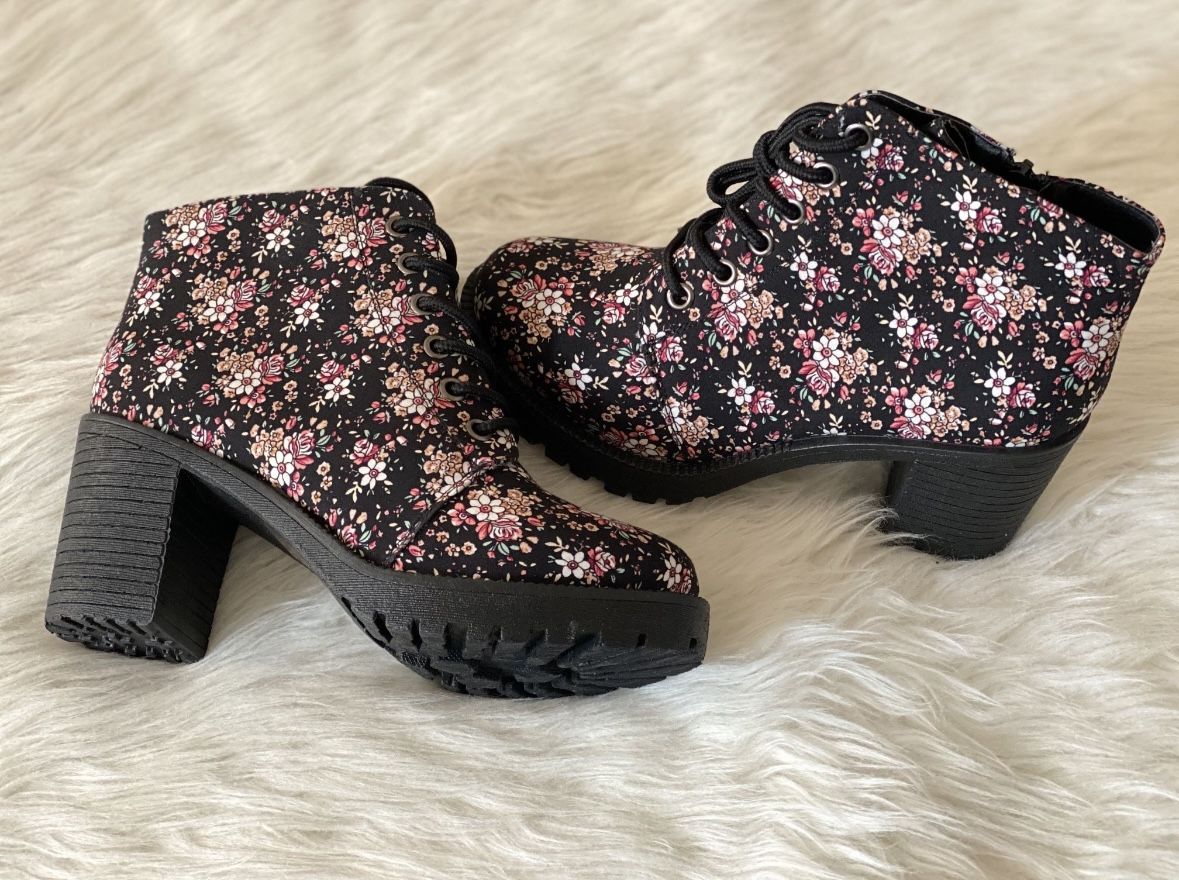 Floral Print Chunky Heel Boots
