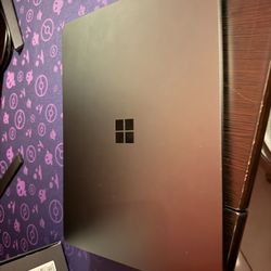 Microsoft surface laptop 13.8