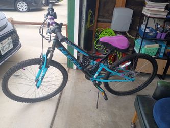 Women's mountain bike