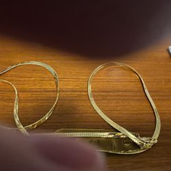 Golden Unknown Metal Herringbone Chain 24 Inch And  A Little Wide