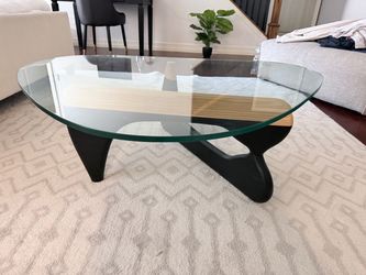 MODERN HEAVY GLASS COFFEE TABLE