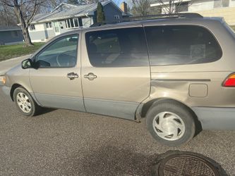 1999 Toyota Sienna