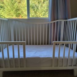 Pottery Barn Dawson Convertible Crib and Mattress 