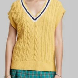 Wild Fable Oversized Vneck Sweater vest Gold Size M

