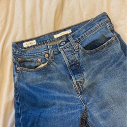 Size 27 Women’s Vintage Levi Jeans 