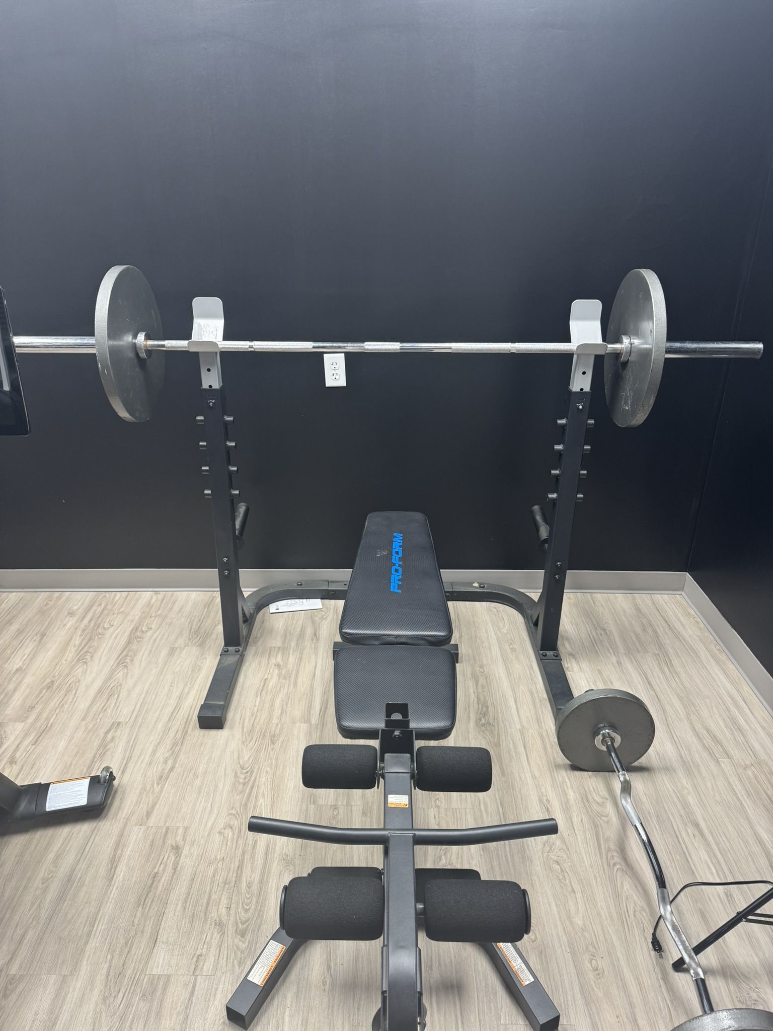 Weight Bench, Bar, 2 plates
