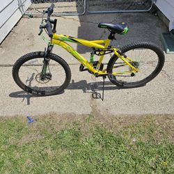 Mongoose Bedlem Mountain Bike 