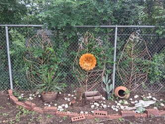 (3 ) 6ft tall leaf Yard Decoration minus the orange flower