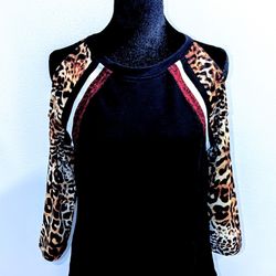 Venus Women's Fashion Top. Size Medium 