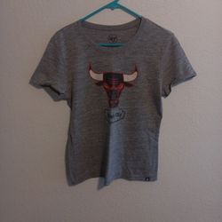 WOMANS CHICAGO BULLS T SHIRT