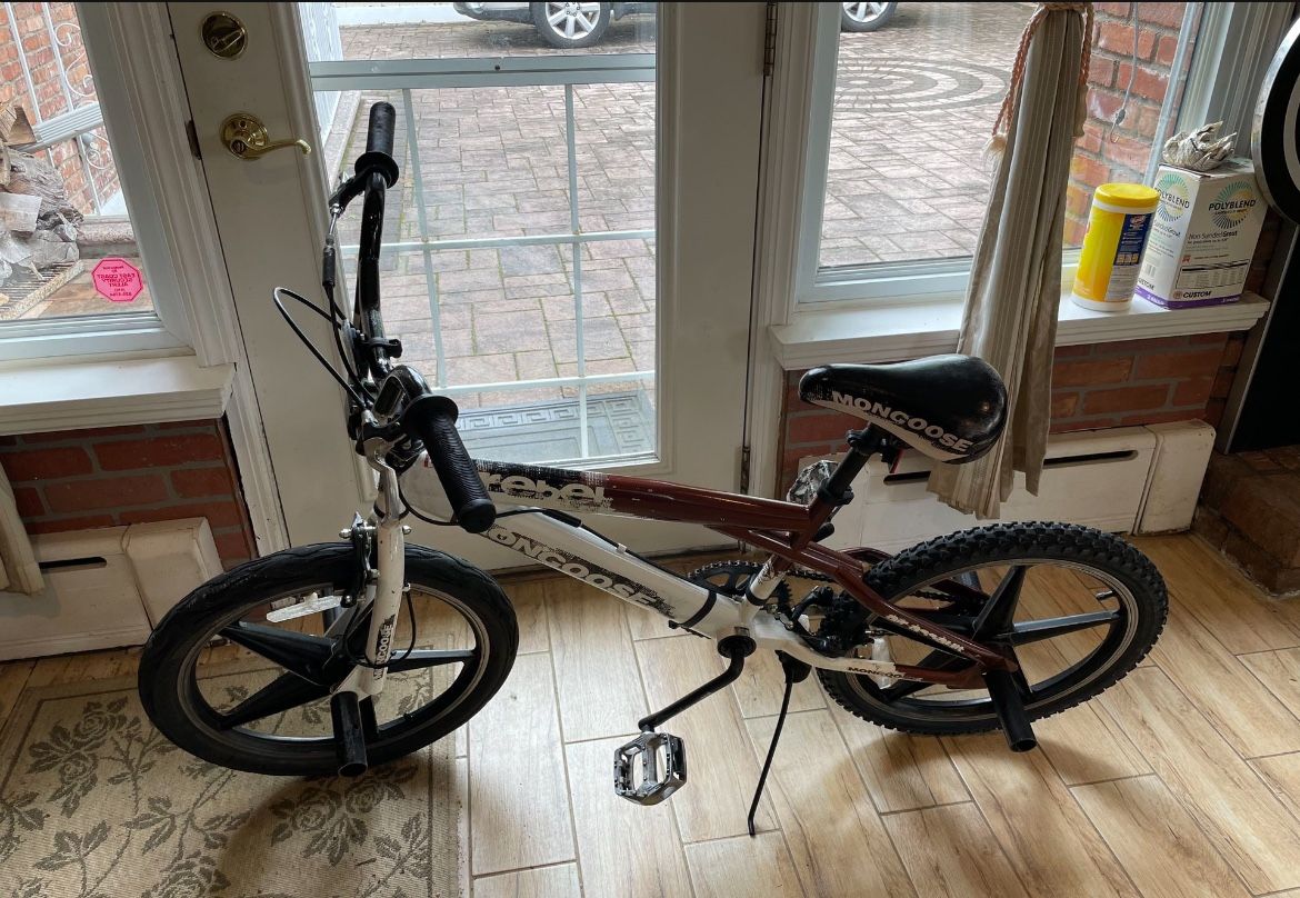 Freestyle Bmx Mongoose 20in Mongoose Mode 100 Freestyle BMX Bike