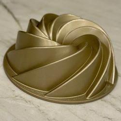 Nordic Ware Cast Aluminum Non-stick Bundt Pan
